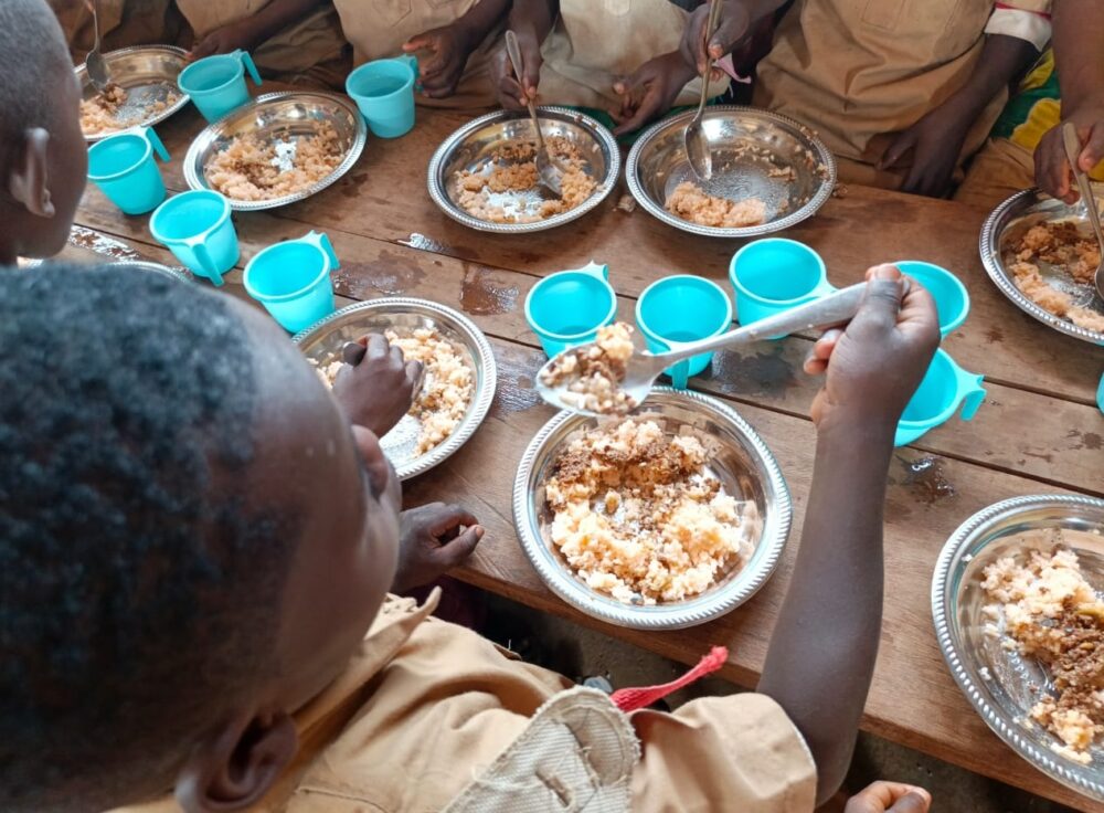 La cantine scolaire, bien plus qu’un repas